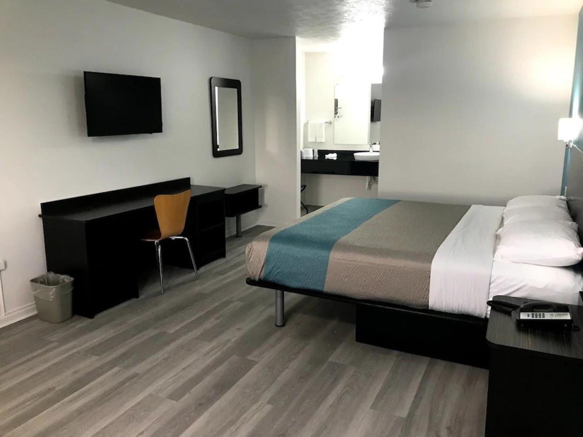 Motel 6-Metropolis, Il المظهر الخارجي الصورة